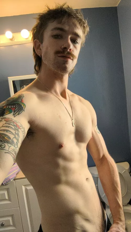 anyone else bored and alone? 😏