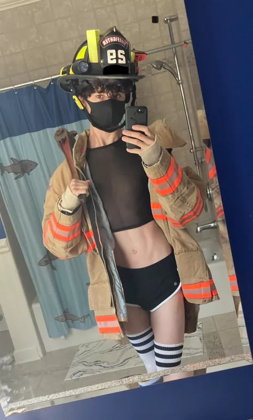 big manly firefighter 👨‍🚒