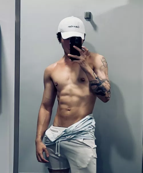 Cant wait for my hair to be long enough so I can tie it 😫