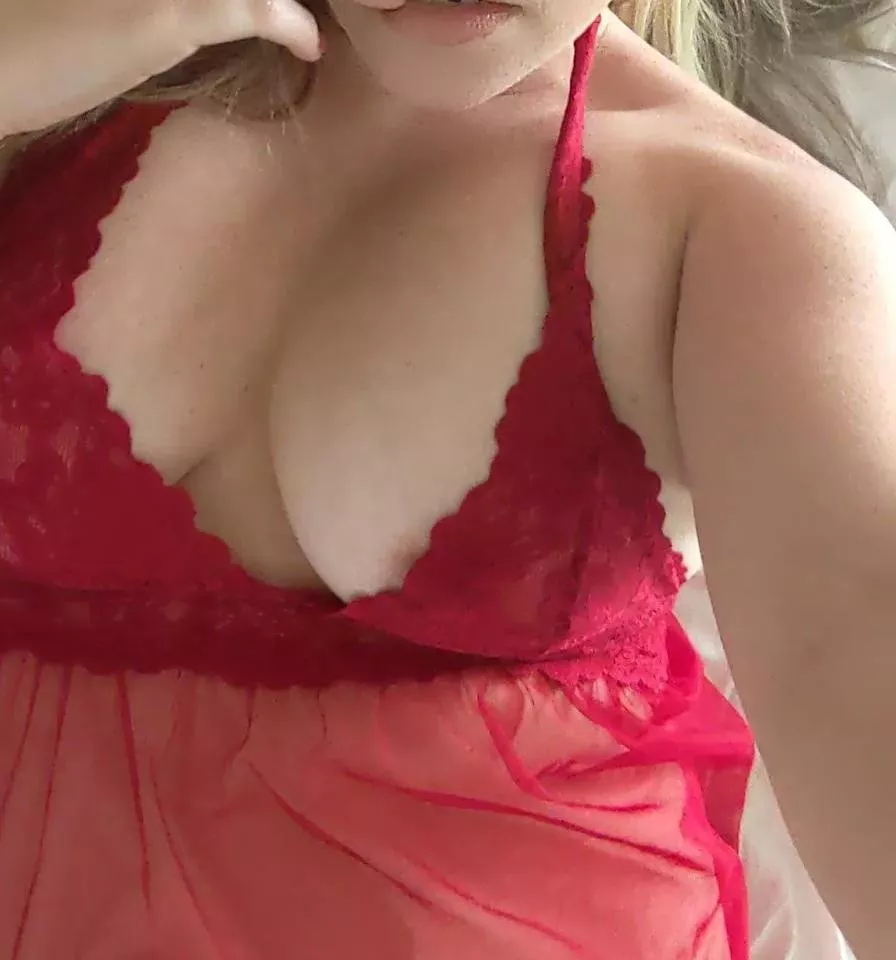 Come bury your face in my tits