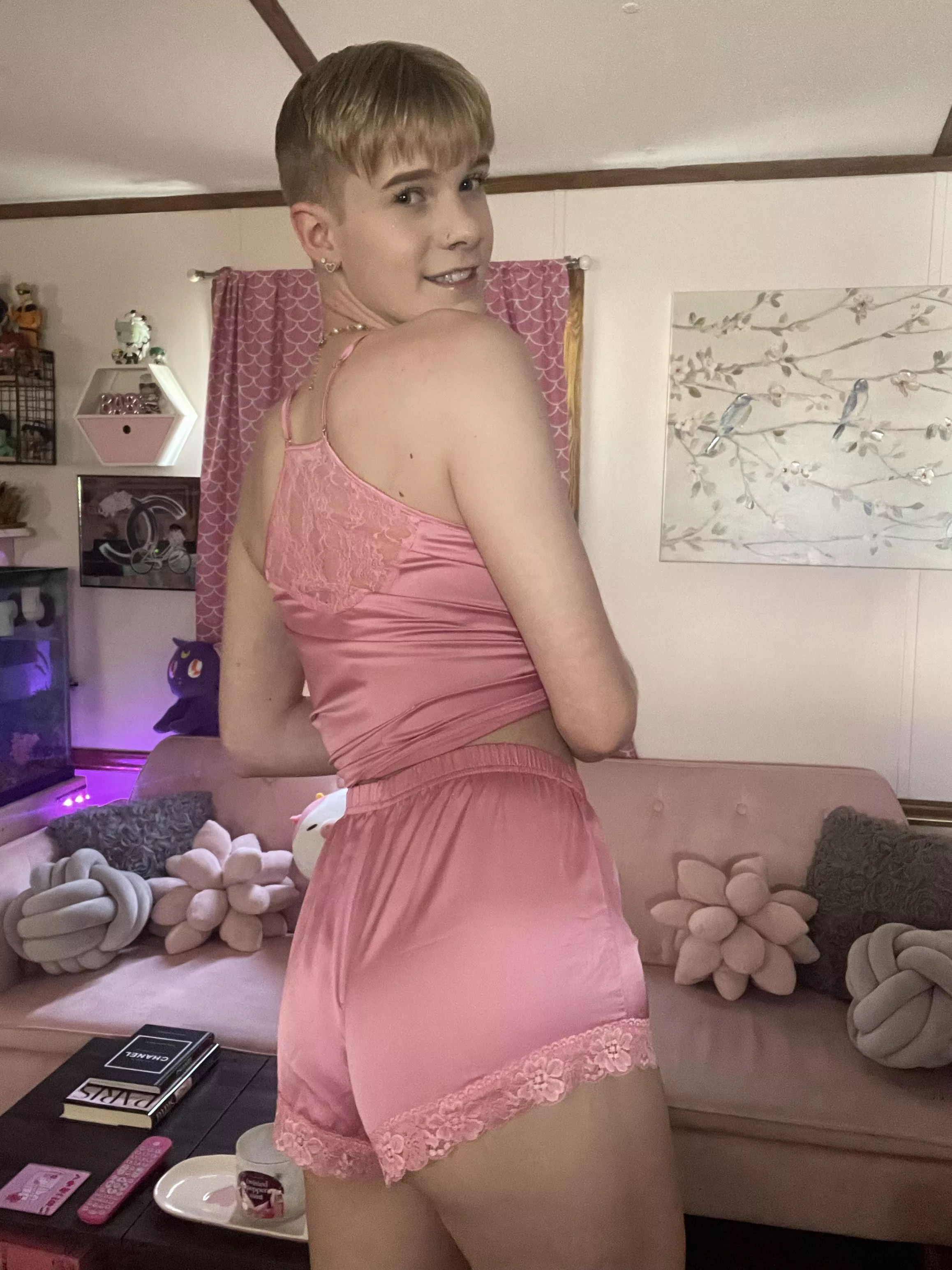 feeling pretty in pink 🙈💖