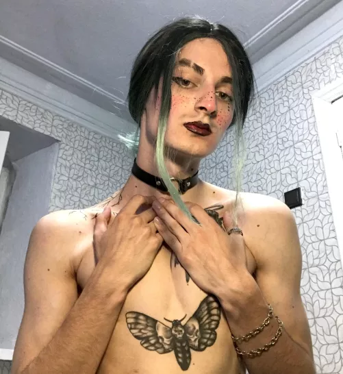 How do you like my makeup?