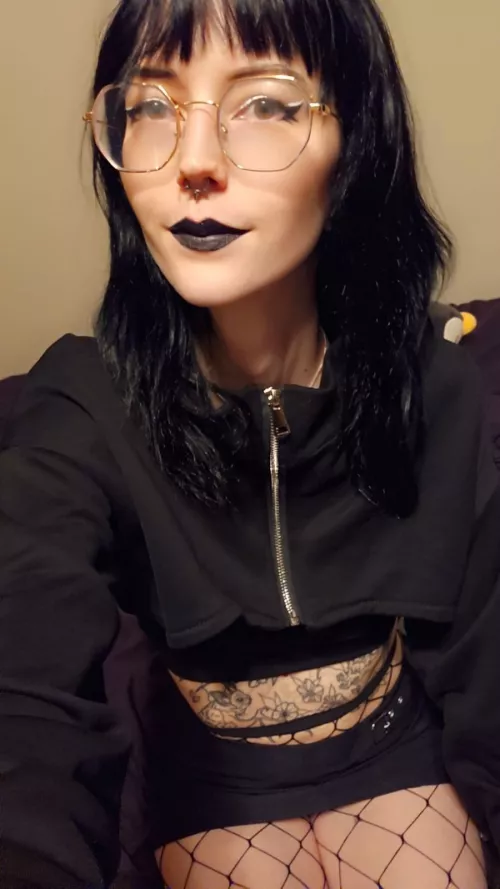 I feel so cute in this outfit ngl