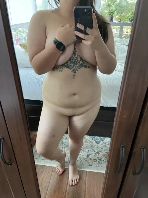 I’m not the chubbiest on here, but I think I’ll still make someone here happy :)