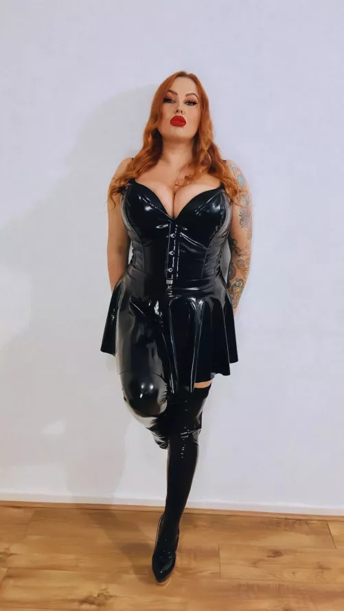 My favourite shiny outfit with matching stockings.