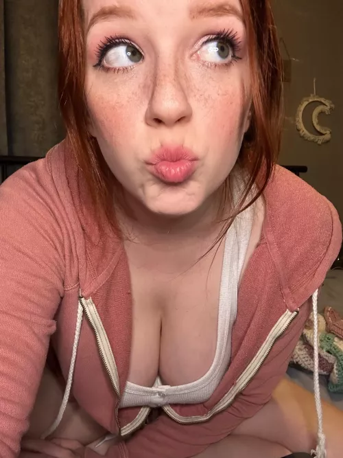 Sending a goodnight smooch from Scotland! [F]