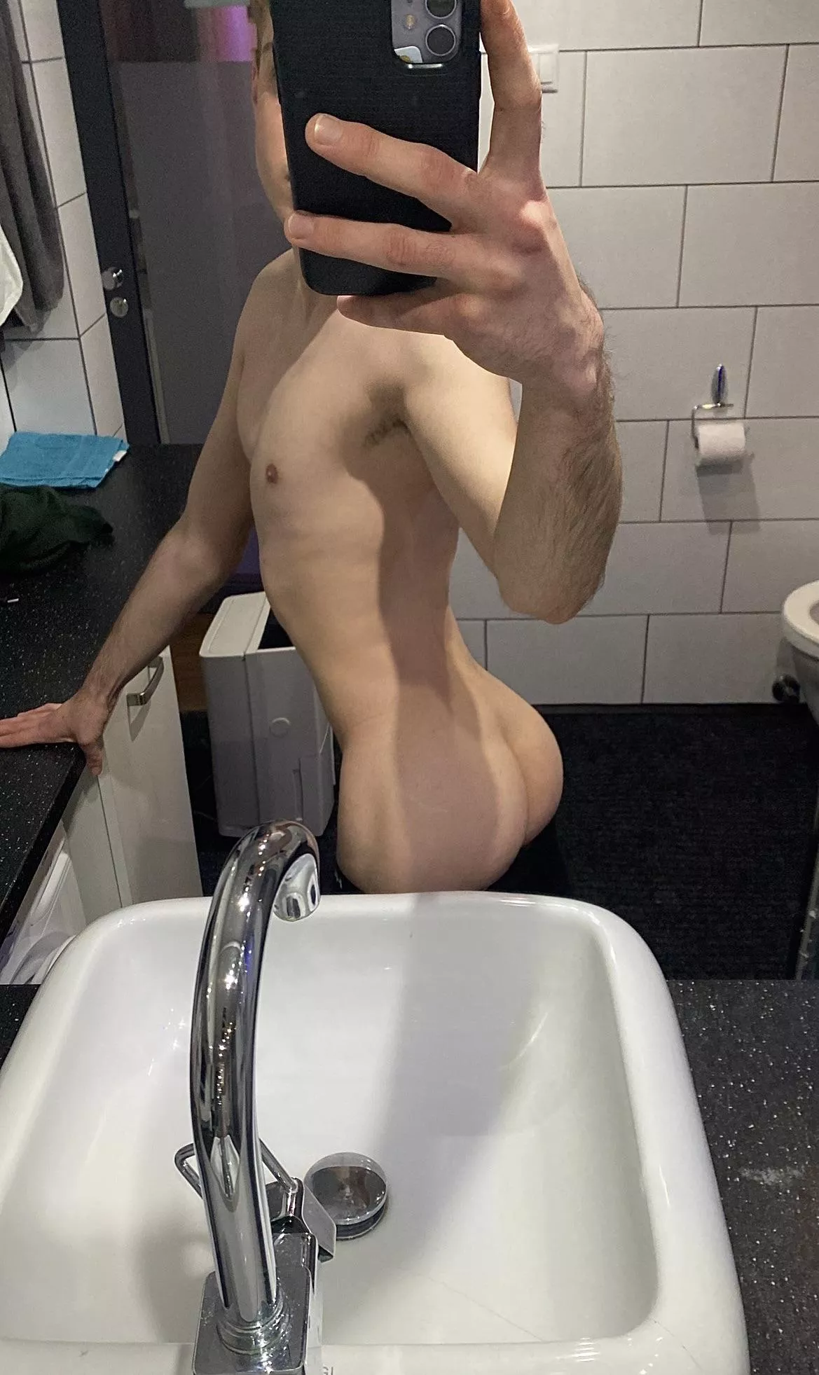 19yo You caught me like this wyd?