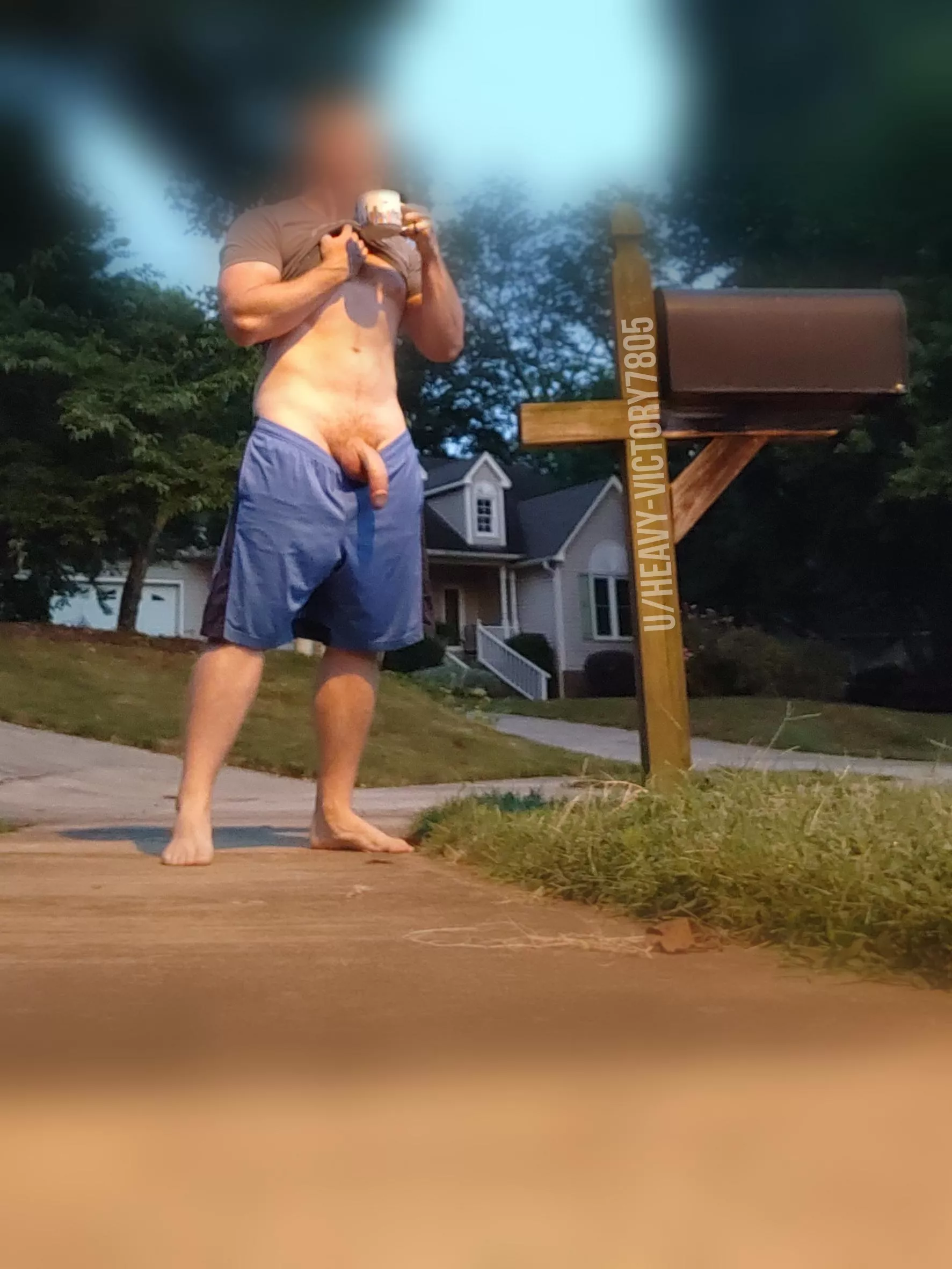 (37) I guess none of my neighbors like to watch the sun rise.