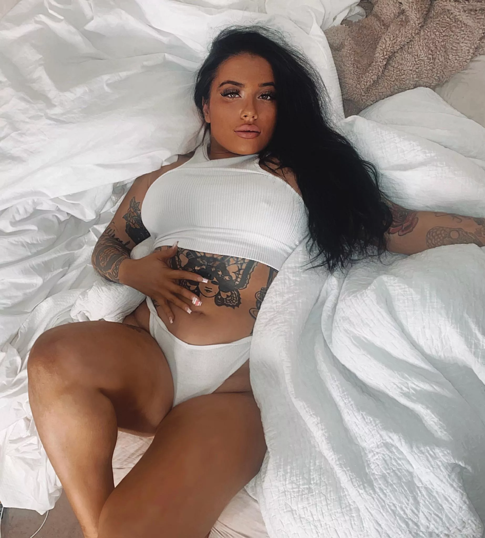 Am I the kind of thick that gives you boner?