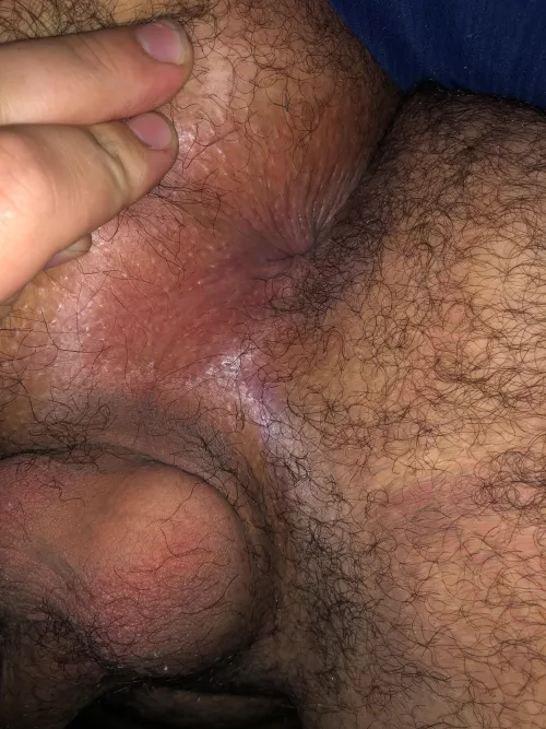 Begging to be penetrated😩