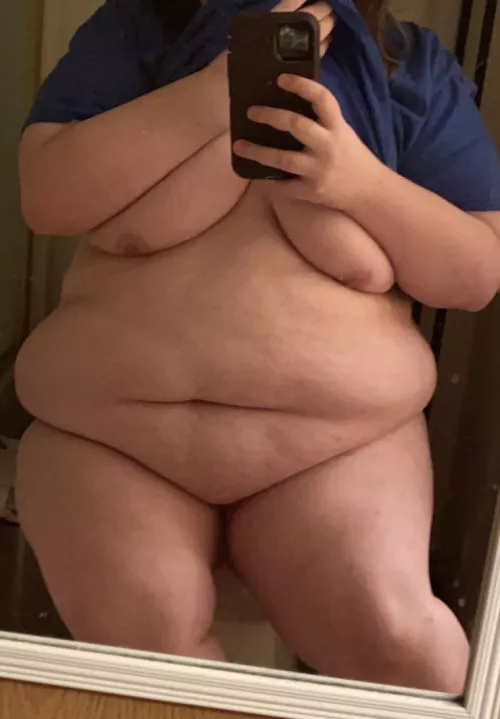 Do you like my belly or thighs more? 🥺