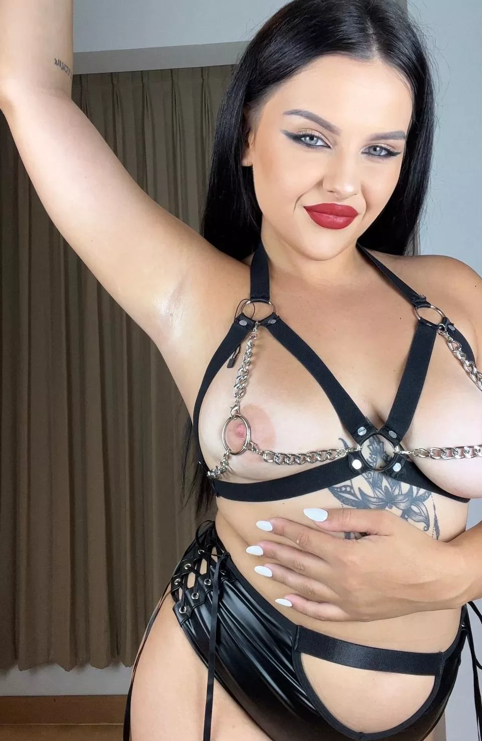 Do you like the pits of raven haired goddesses?