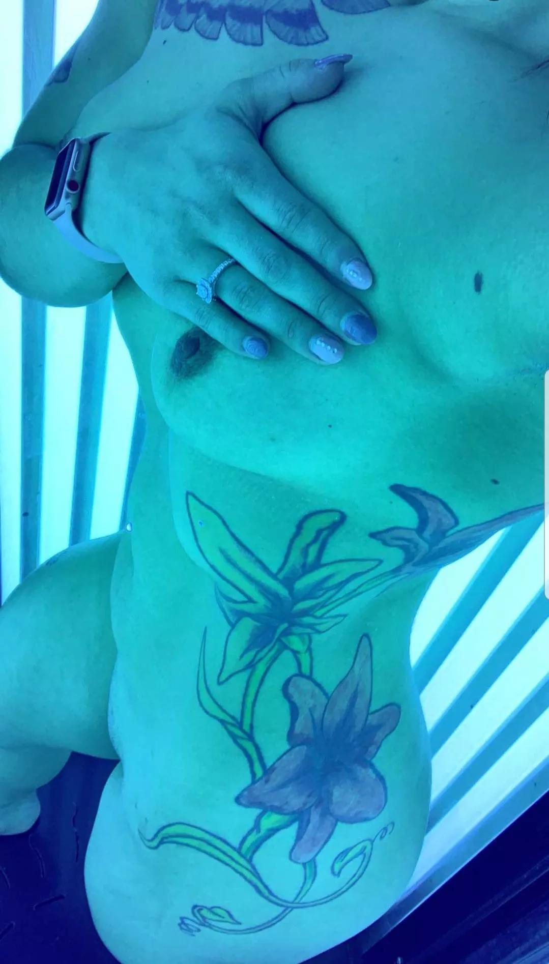 Having fun while tanning
