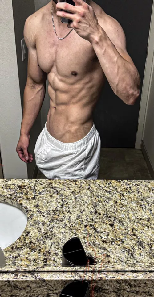 I didn’t know people liked forearms so much👀