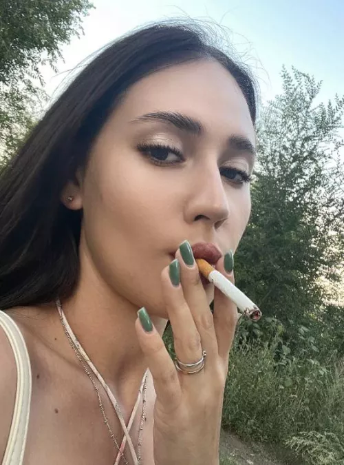 I love menthol cigarettes, but they make my throat hurt hehe.. You have to alternate with regular cigarettes