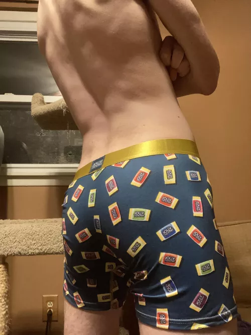 I won’t turn your tongue blue but I’m just as sweet…