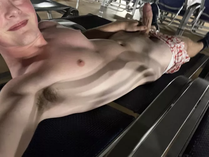 Let me fill you up on my cruise. I have a breeding kink. Pms open