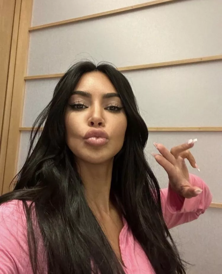 Love a kiss from the Goddess