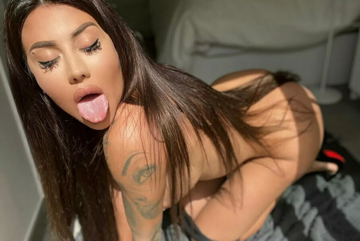 Love to be a fucking whore