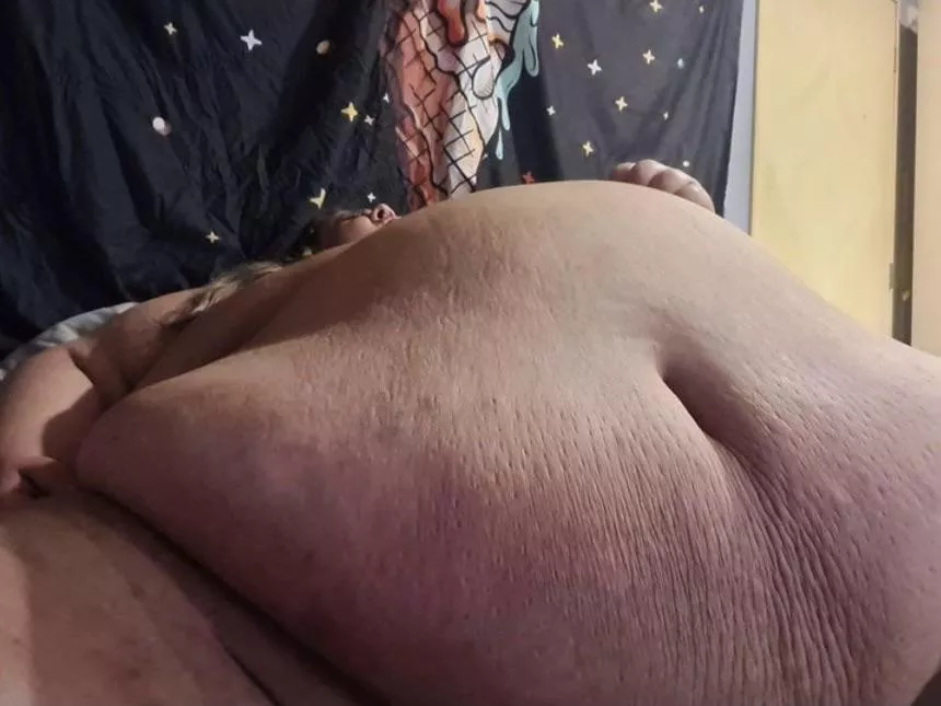 no more standing for this pig 😵‍💫