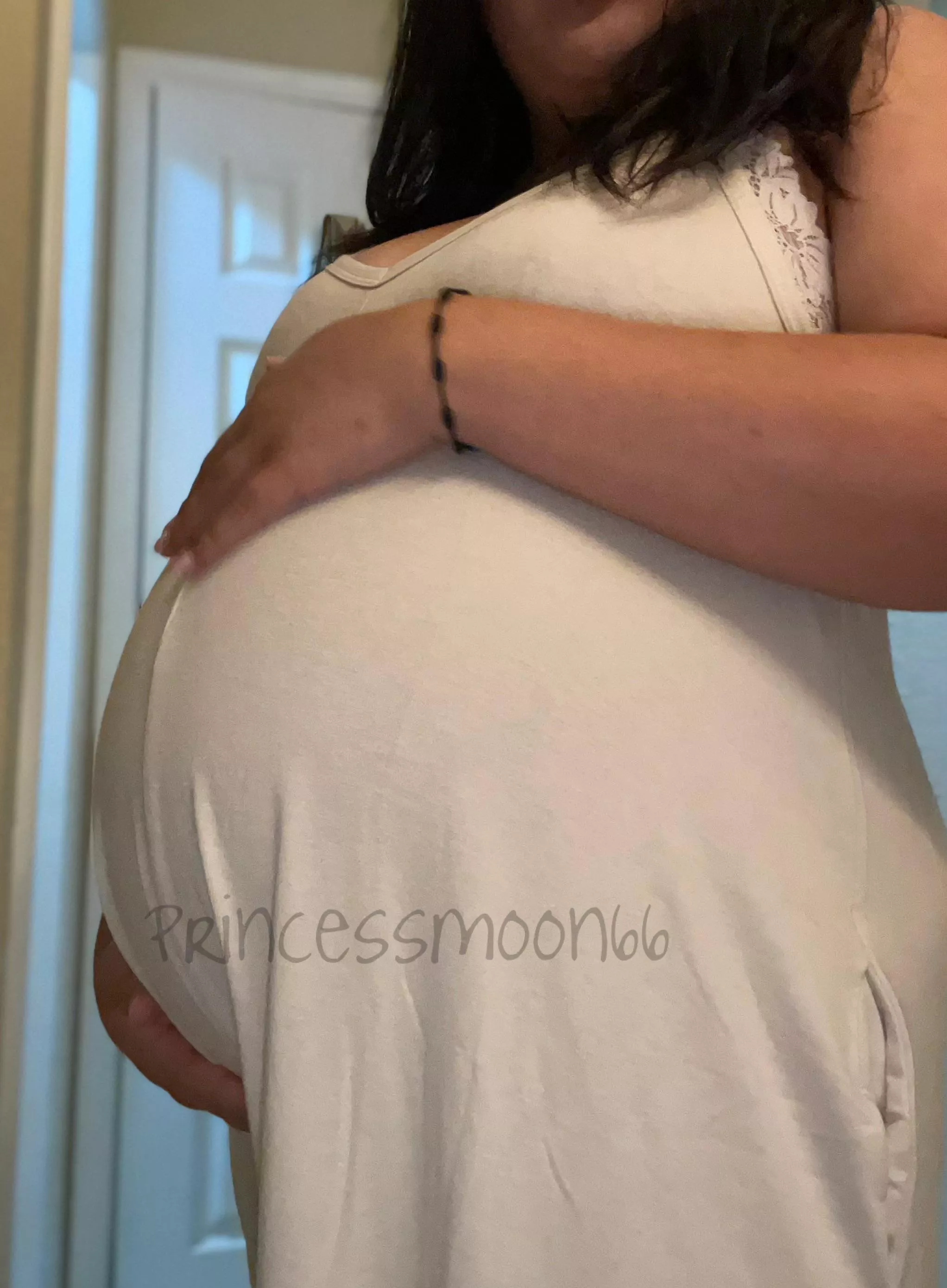 Petite for now😅 only 20 weeks 💕