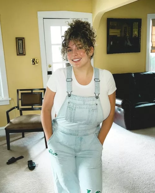 Simple attire for the win