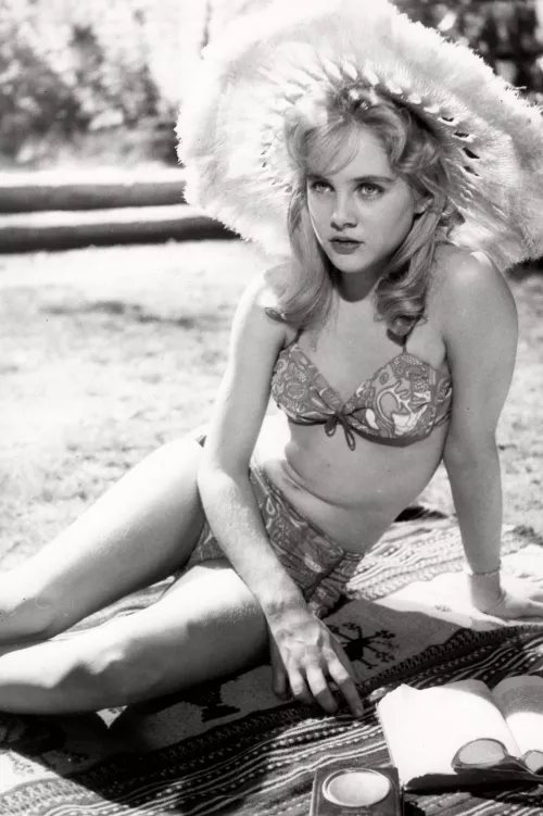 Sue Lyon, 1962