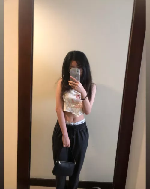 summer is croptop season