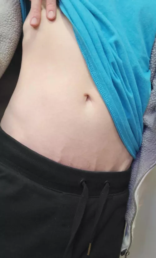 Think a 5'3 105lb femboyyy could make your rough Monday even better?