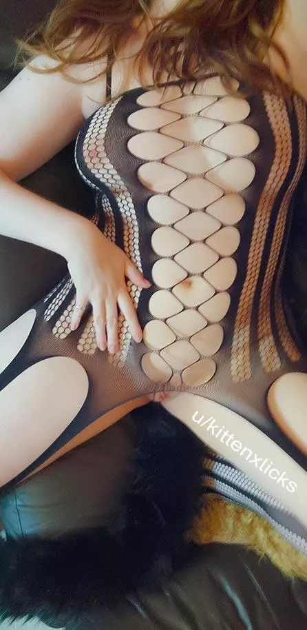 Throw kitten down and make her yours 😏