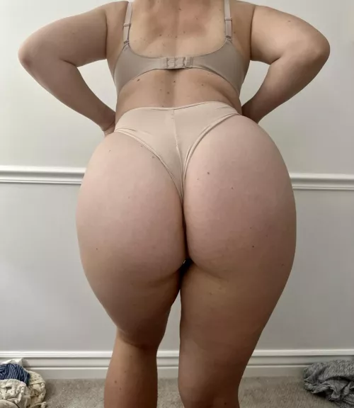 32F Bi MILF - Big BUTT