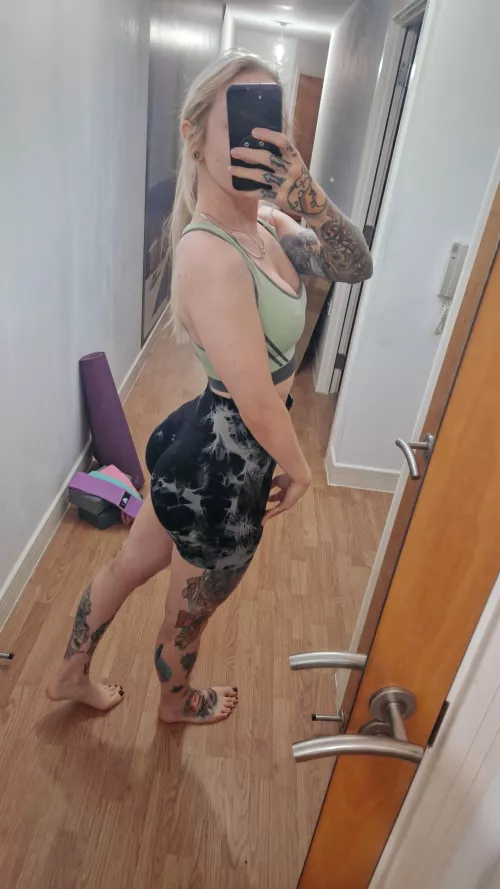 [F] is it hot in here? 🥵