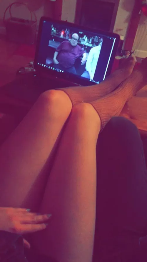 I'm stuck with friends but really horny, can anybody help?