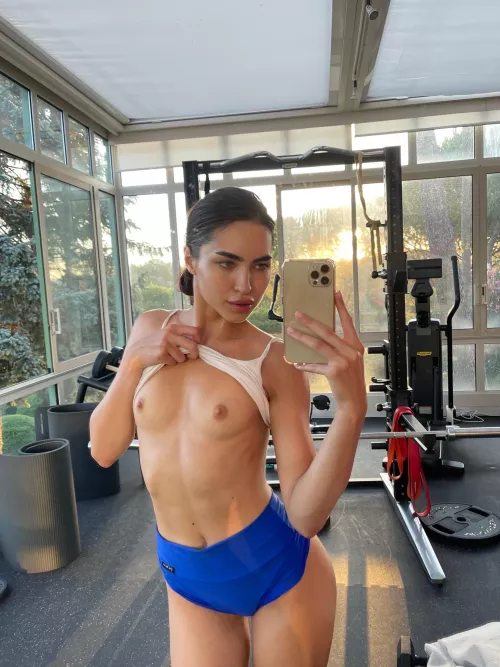 Nice fit tummy craves to feel your kisses