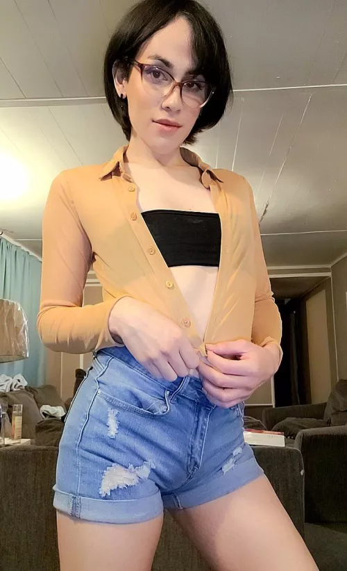 Not a conventionally cute look, hope I can still get some love here 💕