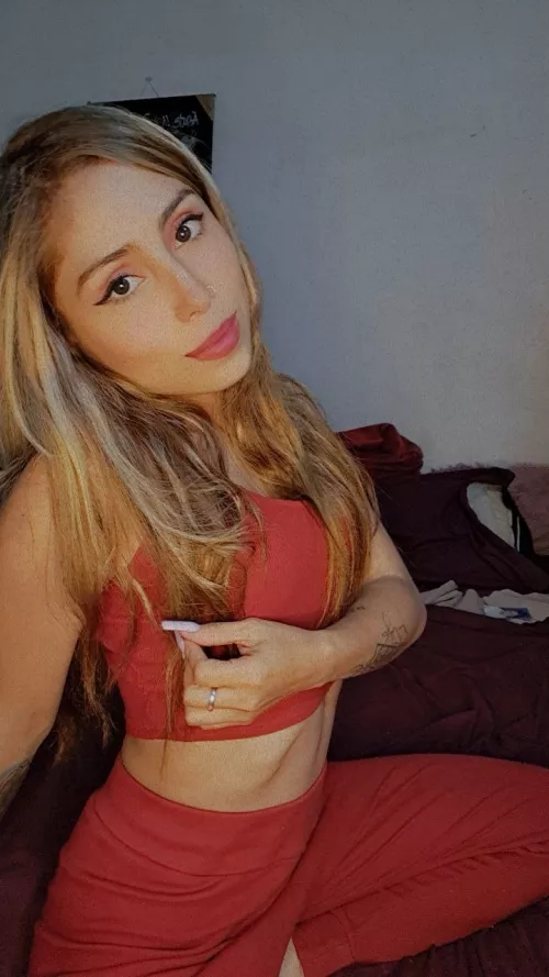 Red croptops fit for our date, yes?