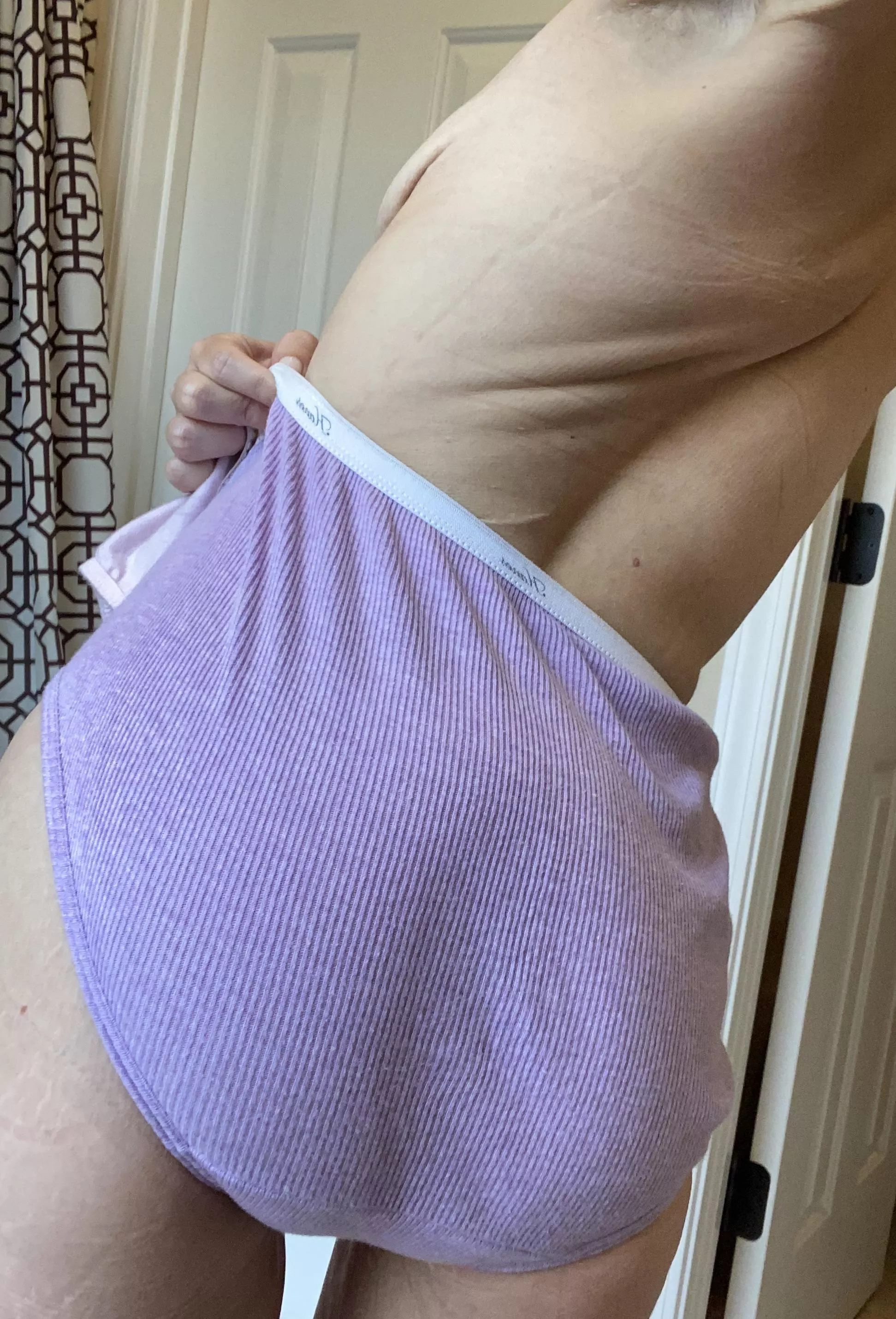 Slide your hands under these and finger bang me