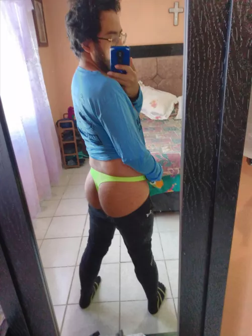 What was your age when you started wearing thong? 🤔🤔🤔