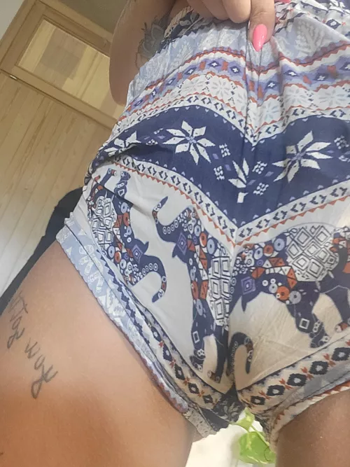 Would you eat my fat cameltoe ?