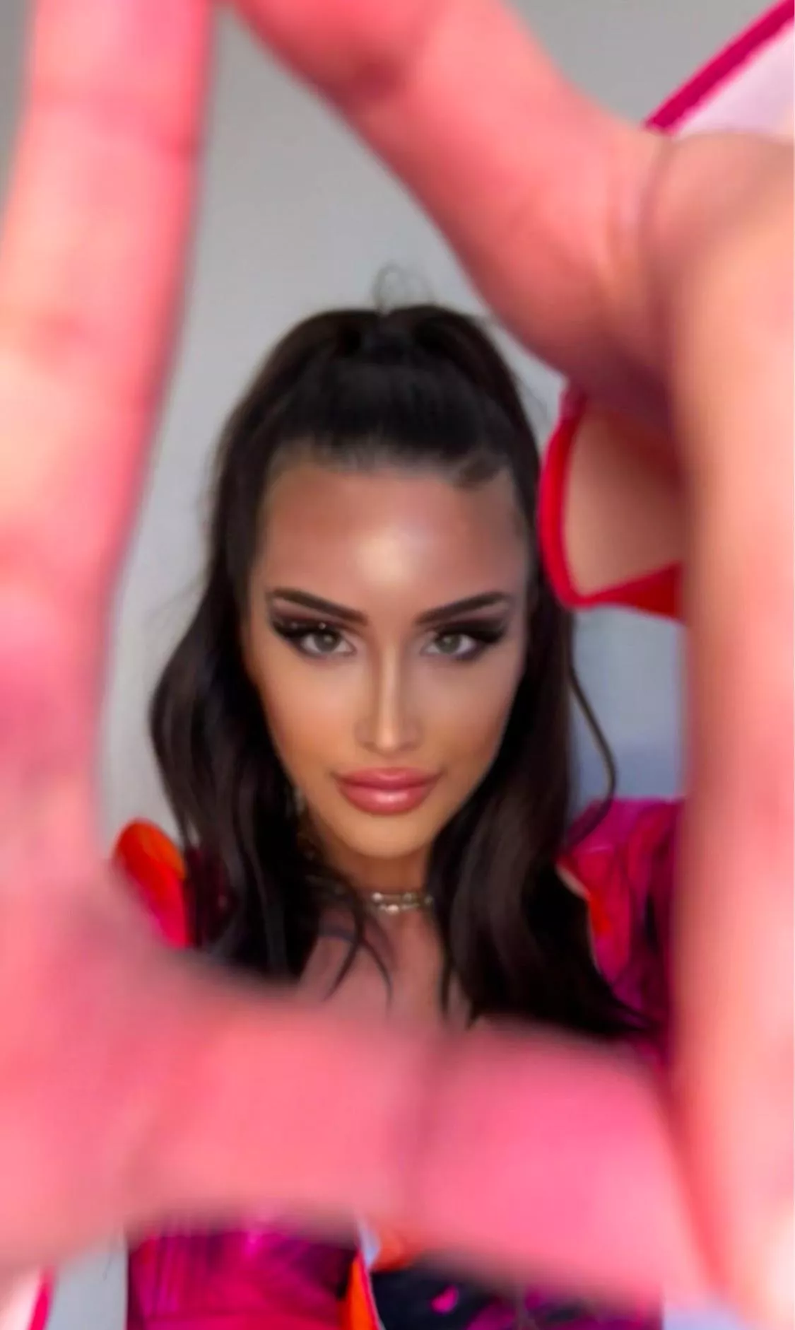 26 brunette from Europe