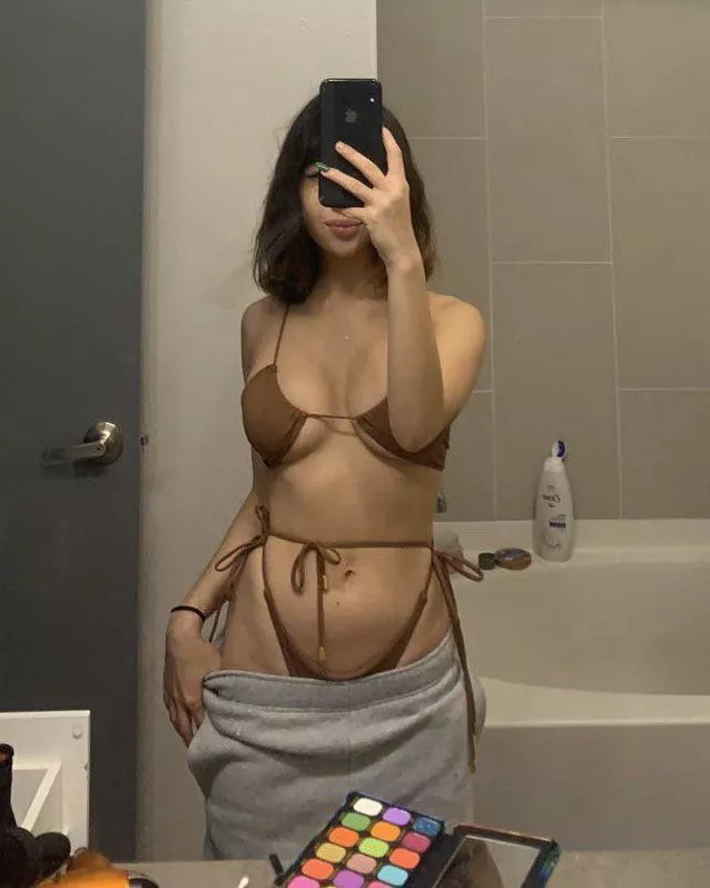 Anyone wanna go to the beach together?