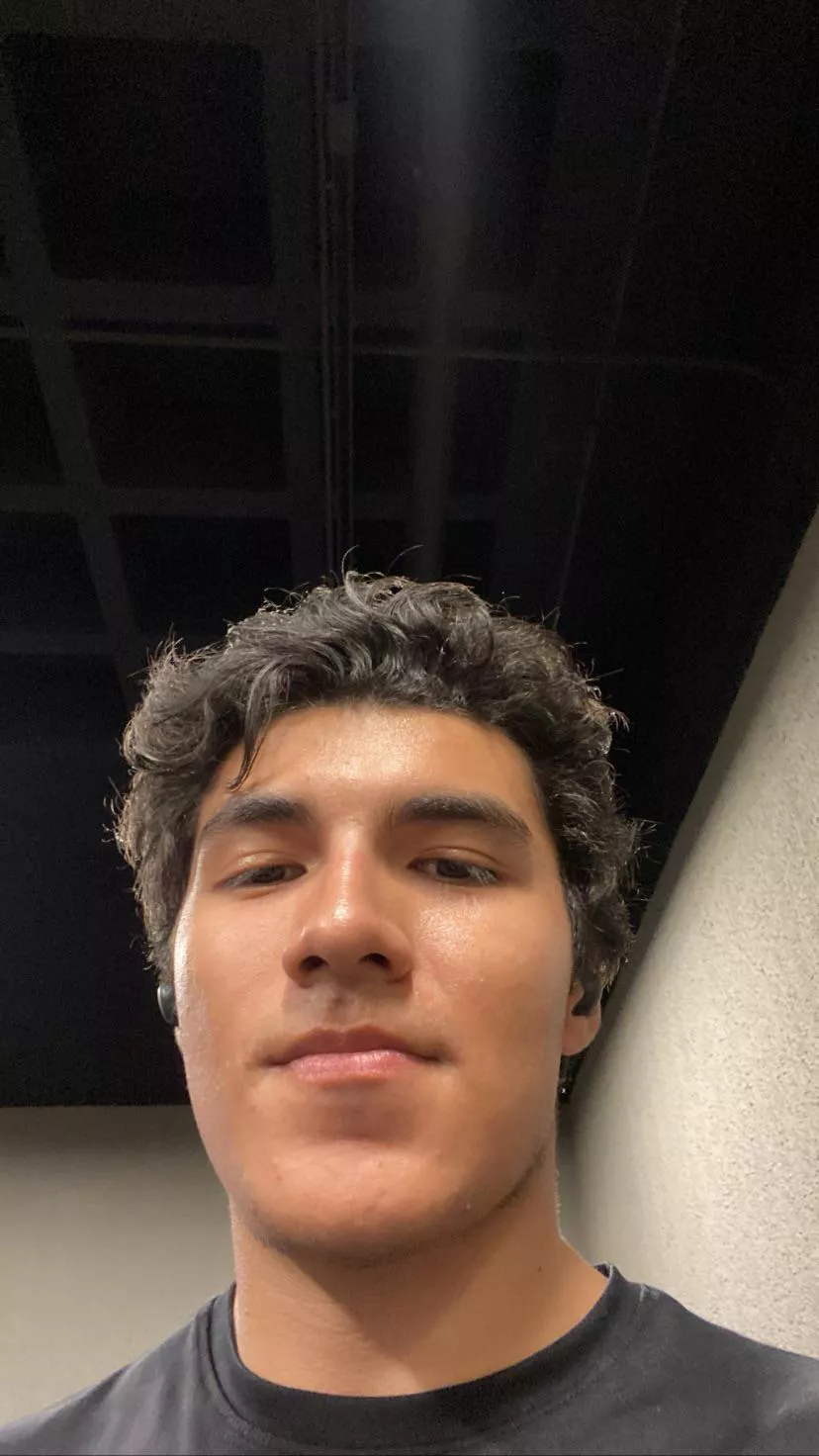 Breaking Sweat at the Gym 🏋️‍♀️💦