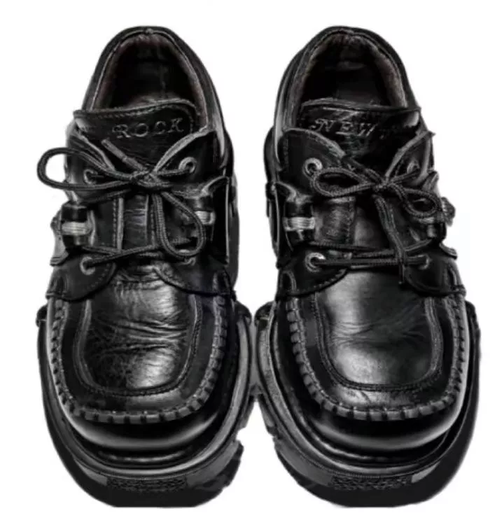 Can someone please find the exact model of these loafer/boot new rocks