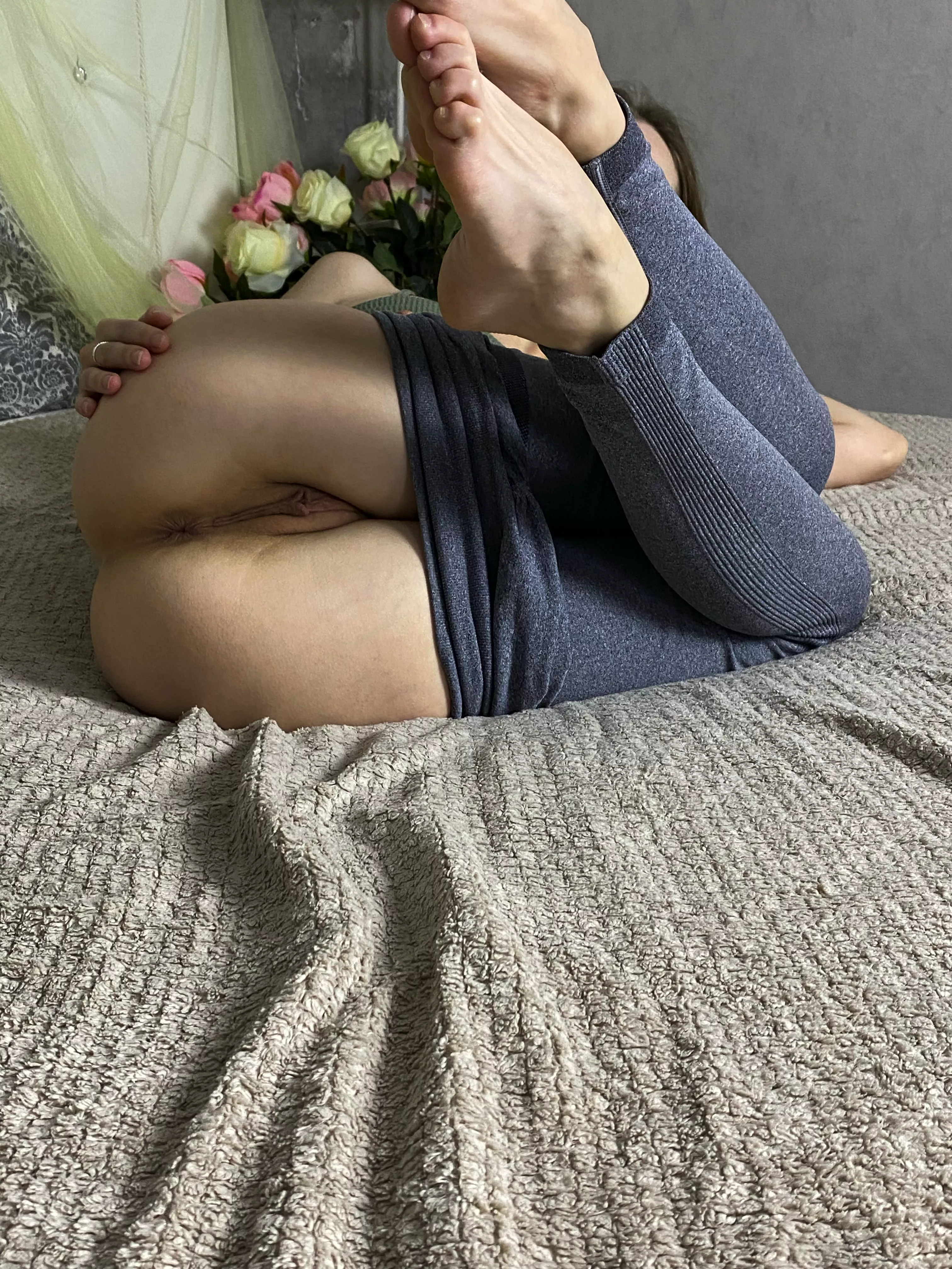 eating my ass on the first date is a must