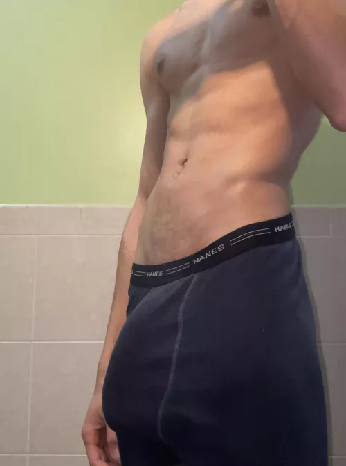 I like how hanes makes me look