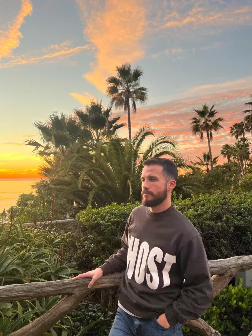 I need a boyfriend to watch sunsets with! Any takers? ❤️