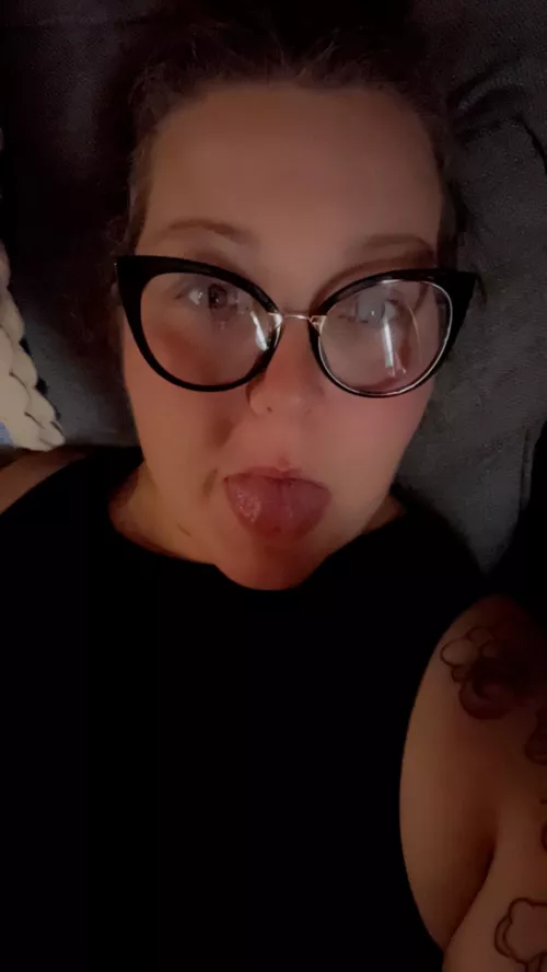 Messy hair and no makeup for work