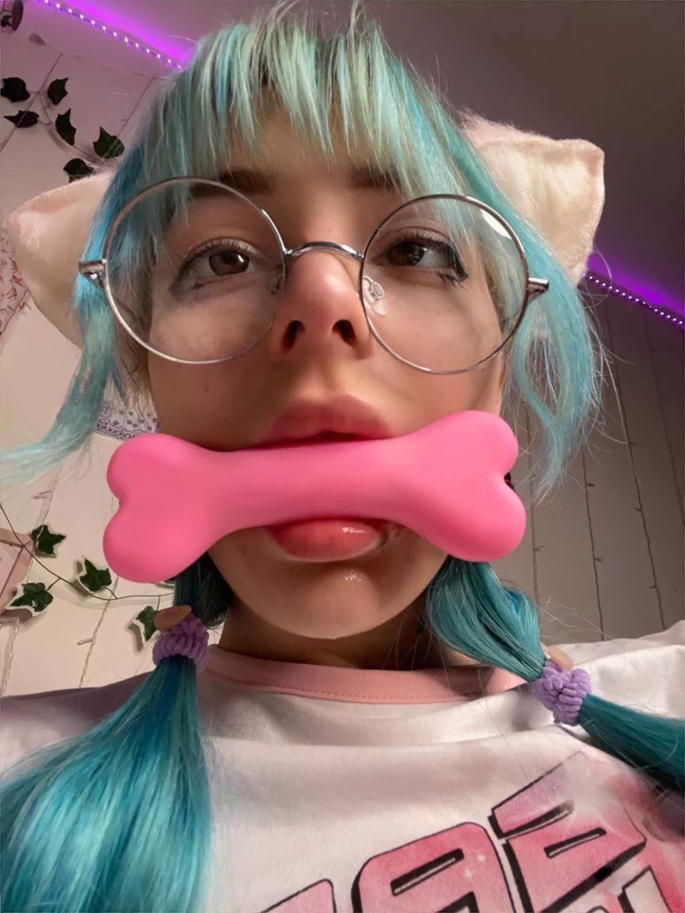 Oh I can't even moan loud, how I suppose to show off my naughtiness with this gag in my mouth??