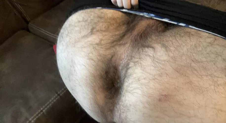Thought I’d show my hairy ass for a change :)