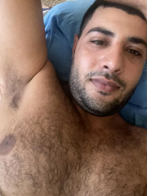 Yemeni Armpit smells like a camel